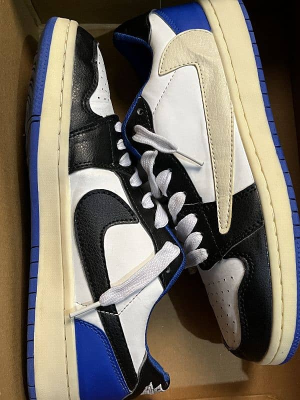 Nike Air Jordan 1 Low Travis Scott Fragments 0