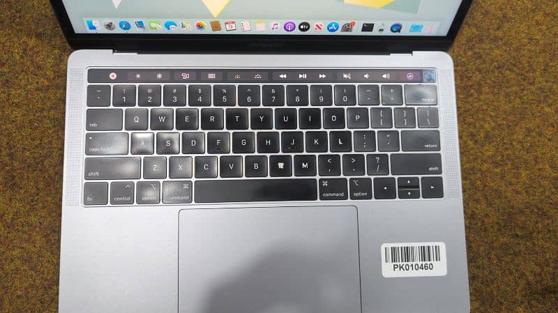 MacBook pro 2018 modal 13 inch 1TB ssd 3