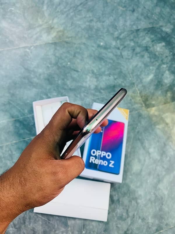 Oppo Reno Z (8gb/512gb)urgent Sale0/3/0/9/1/0/1/8/1/2/3 7