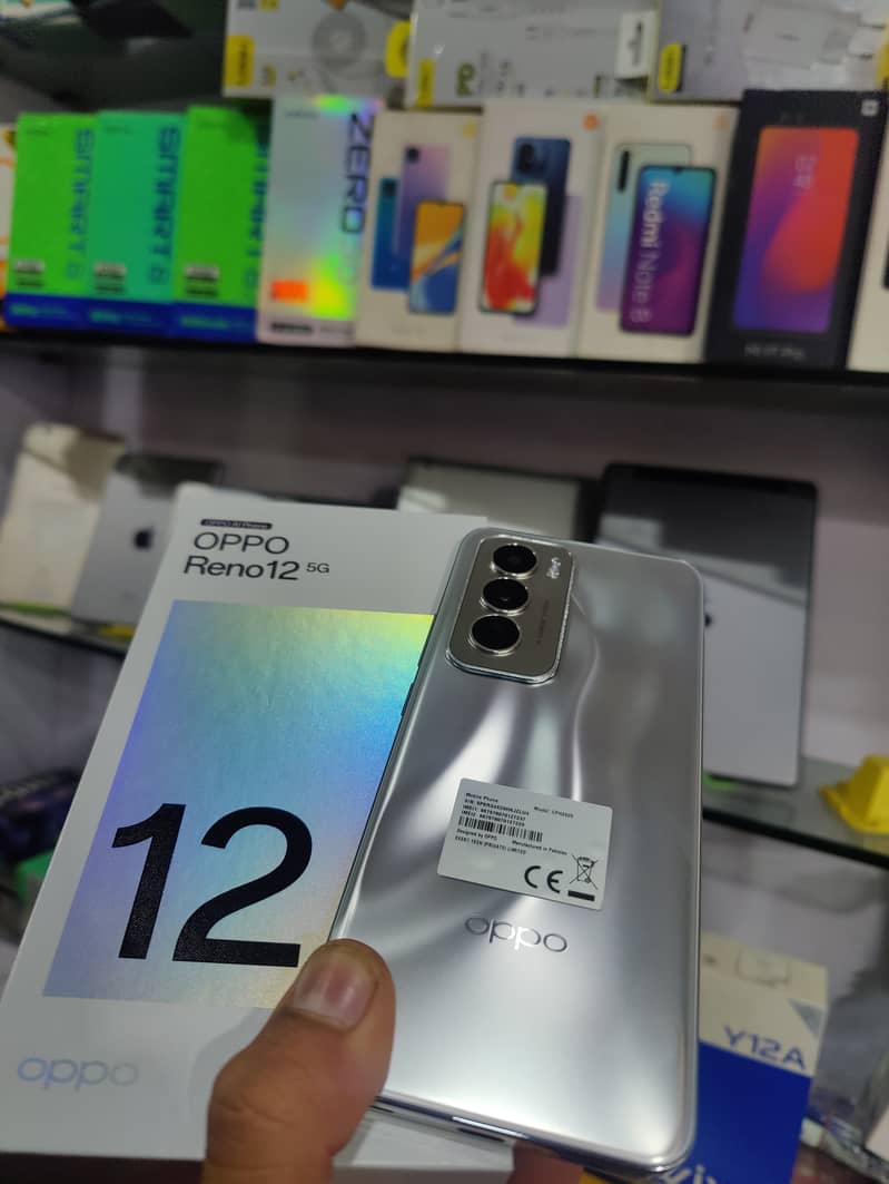 OPPO Reno 12 0