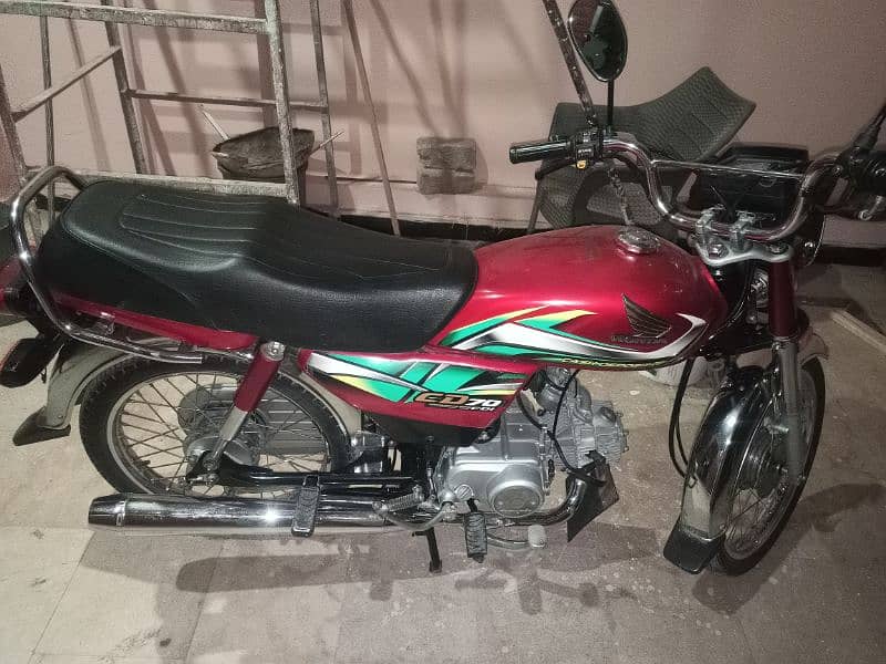 Honda CD 70 Model 2022 6