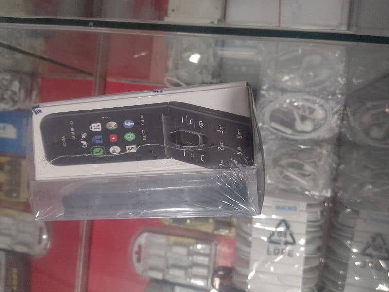 Nokia 2720flip dual sim box pack 1