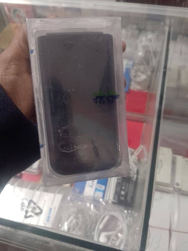 Nokia 2720flip dual sim box pack 2