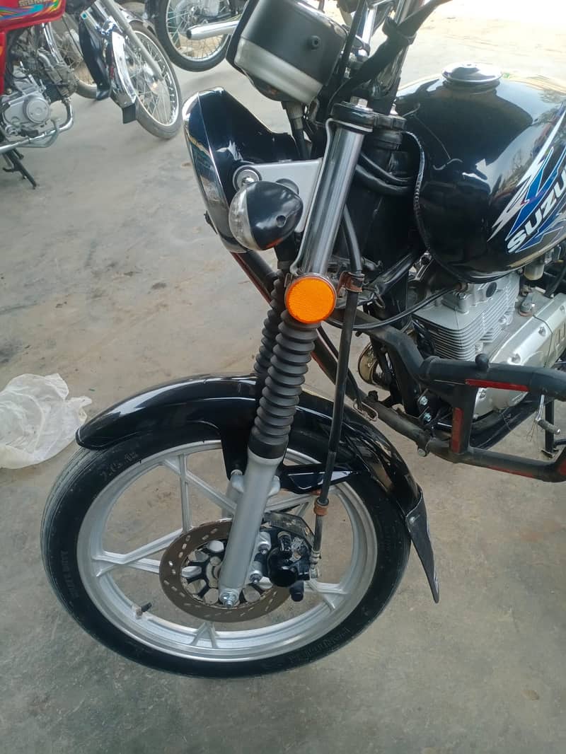 Suzuki GS-150cc SE. Mint Condition 6