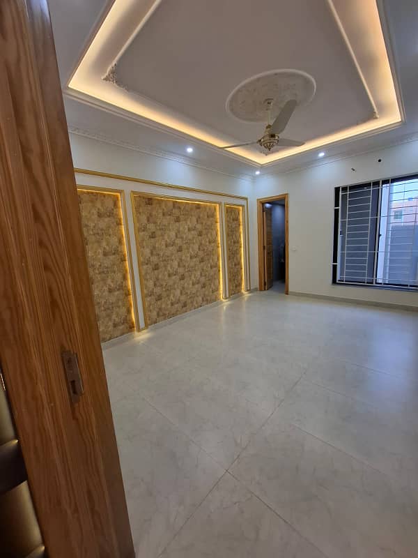 10 Marla House For Sale In Paragon City Lahore 6