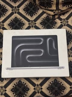 Apple macbook pro 14 inch M3 pro chip 18 GB RAM 1TB SSD