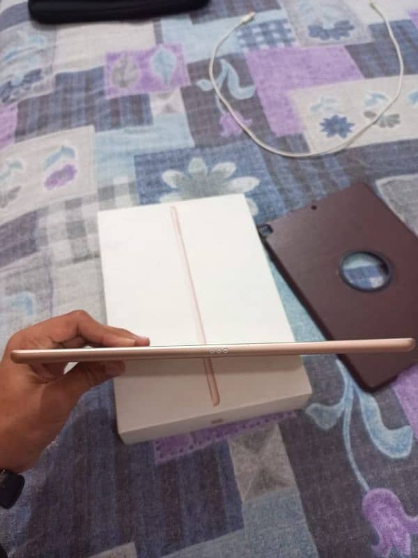 ipad 8th generation [128gb] 10/10 condition 3