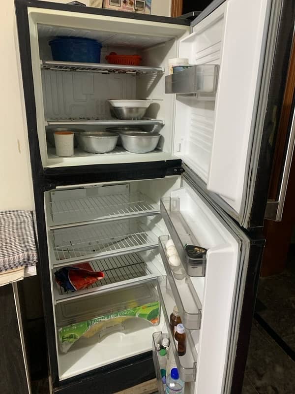 Dawlance Refrigerator For Urgent Sale . 3