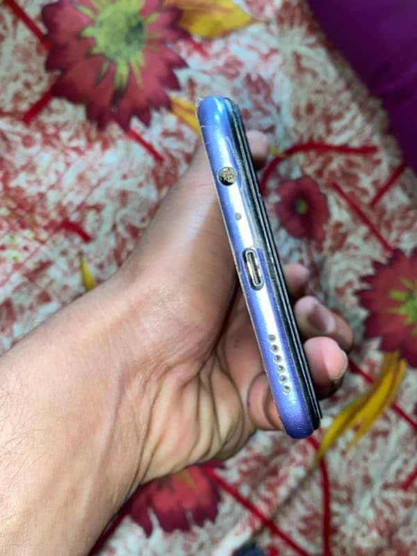 Vivo v20 panel back change but chlata. both acha ha 2