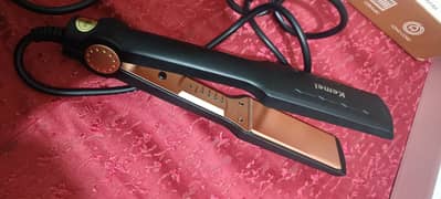 Kemei Straightener.