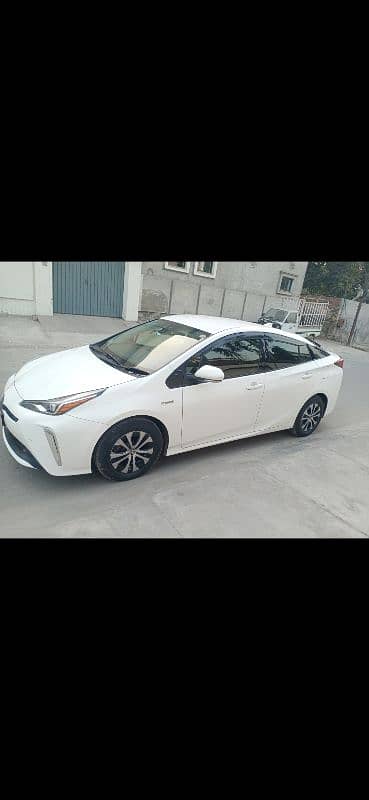 Toyota Prius 2019 3