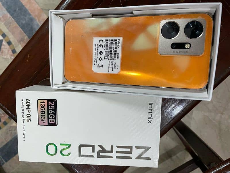 Infinix zero 20 8/256 gb with box. 3