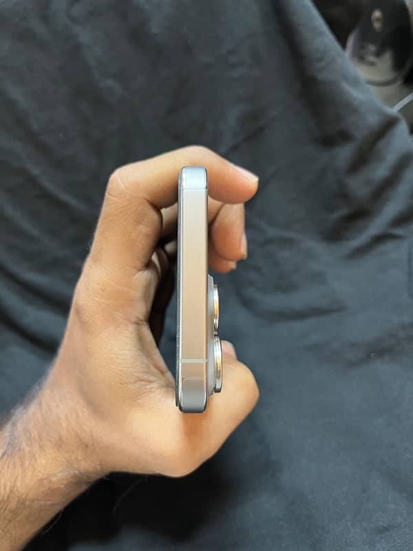 iPhone 15 pro Max 1-TB - JV Natural Titanium 1