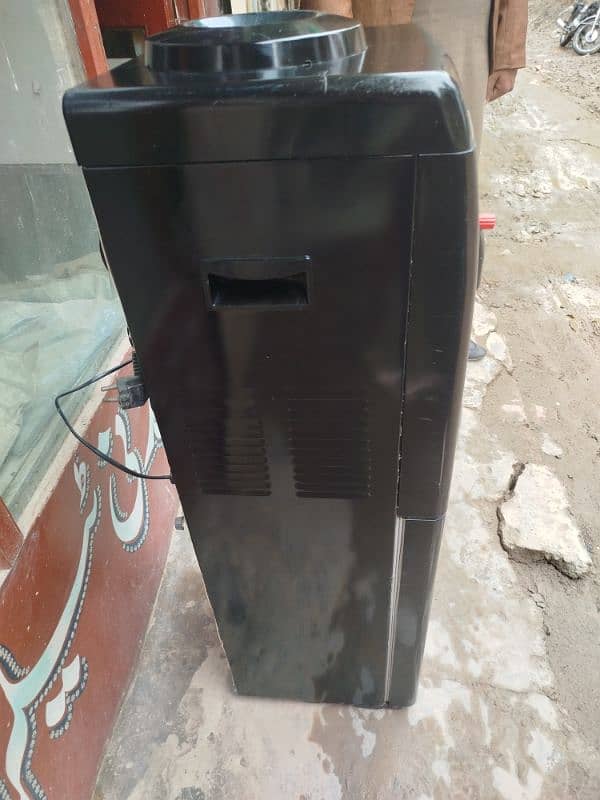 excellent condition water dispenser 9/10 condition 3