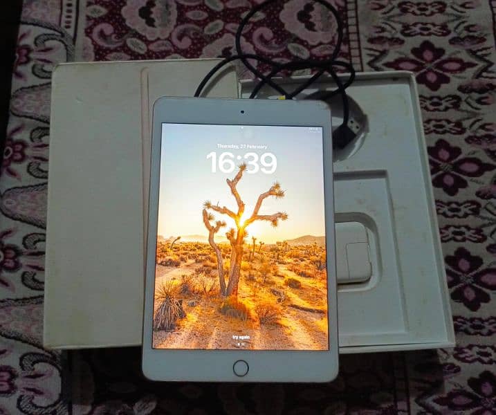 IPAD MINI 5 WITH BOX 3