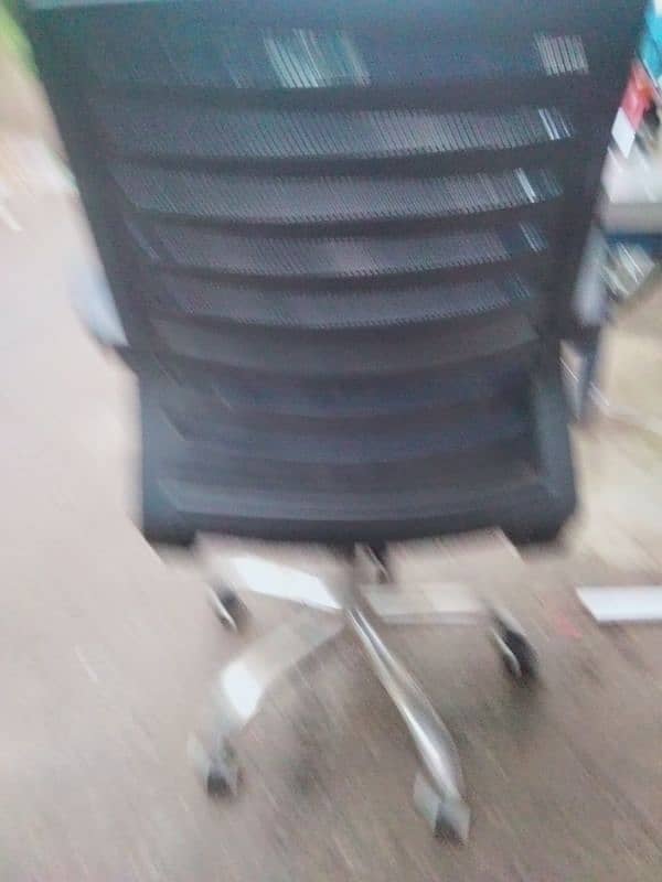 3 chairs 03015994435 2