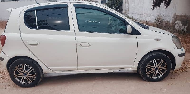 Toyota Vitz 2004 limited edition 3