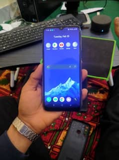 Realme 5 4/64 best for hotspot+ Good Performance and Quad Camera