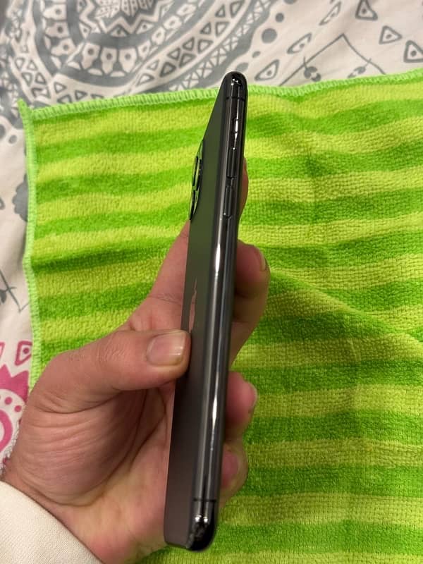 iPhone 11 Pro Max factory unlock 64 Gb grey non pta 2