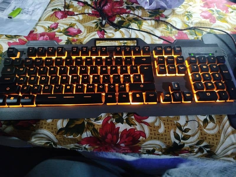 Single light box pack keyboard and RGB mouse 0