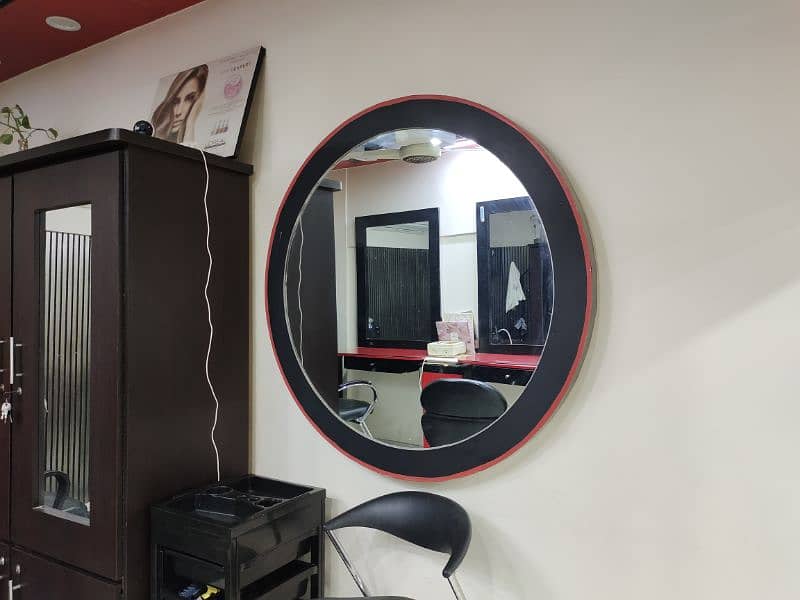 saloon mirror 2