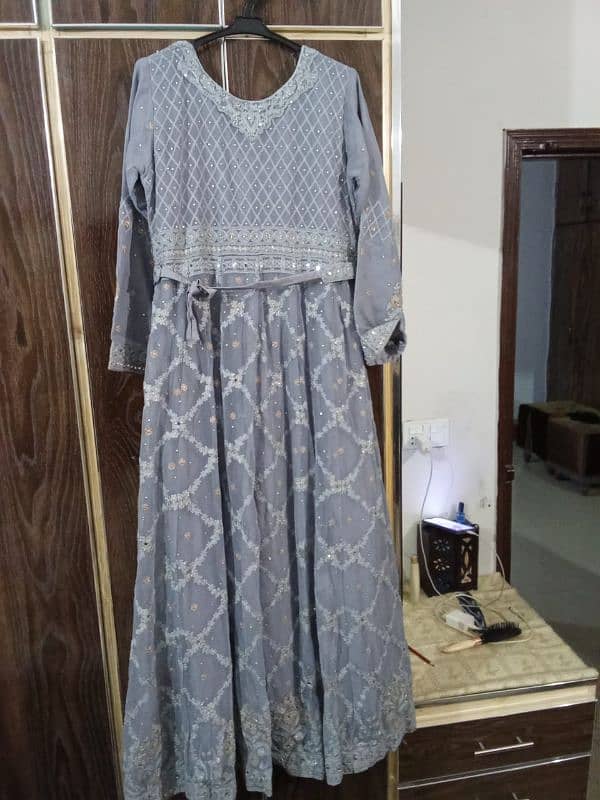 grey color maxi 4