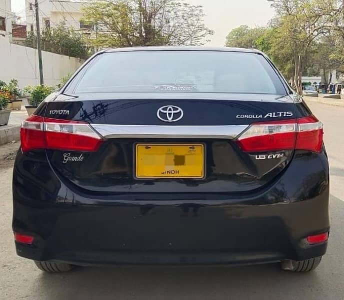 Toyota Altis Grande 2014 1