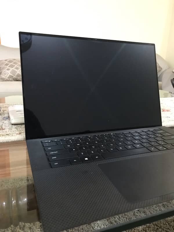 Dell pricison 5550 UHD display and touch 4