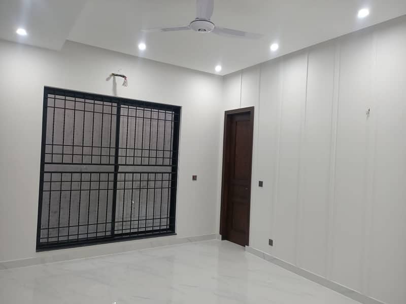 Wapda Town 10 Marla House For Rent 2