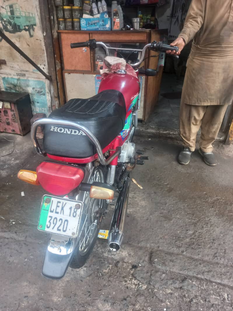 Honda CD 70 2018 3