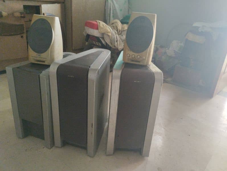 Speakers for sale 0