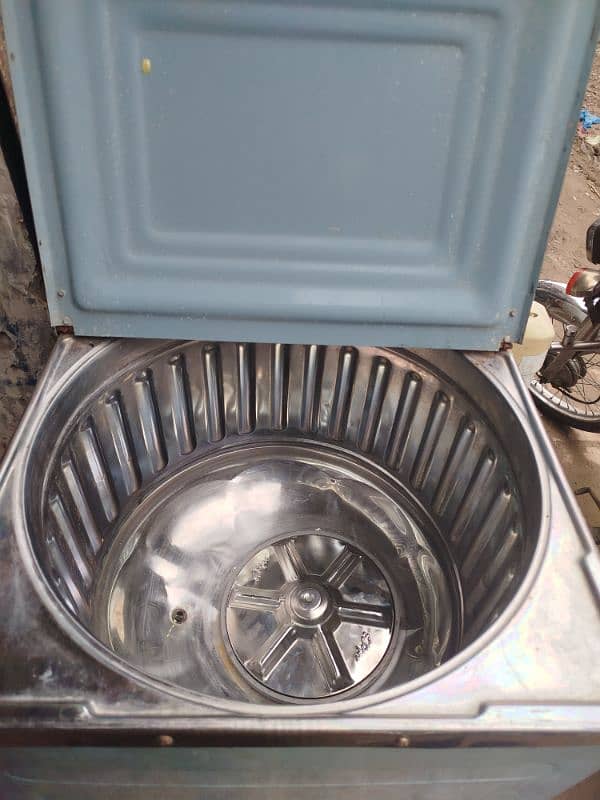 Very good condition 9/10 washing machine 3