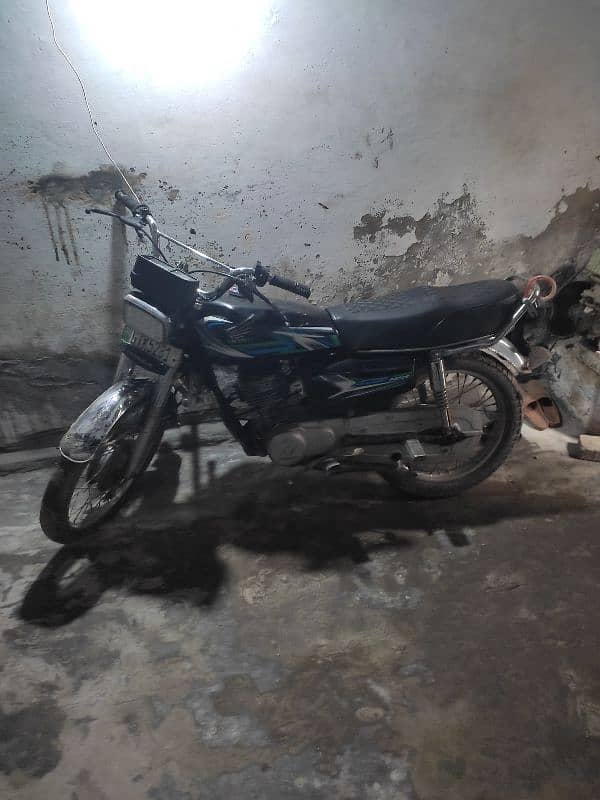 Honda 125 2011 model 10 by 9 condition no money fault 0