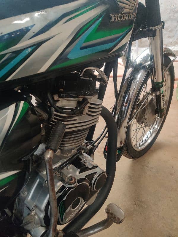 Honda CG 125 2023 Karachi number 7