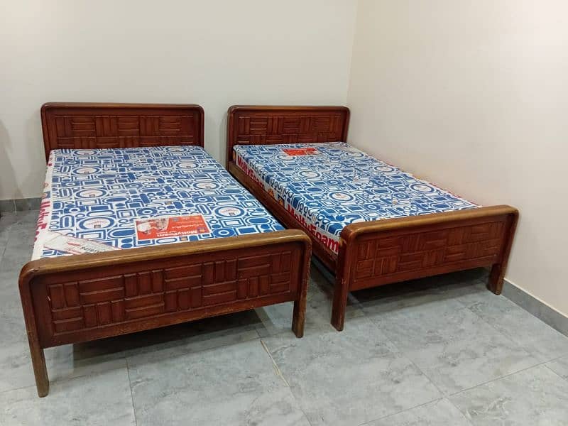 02 Single Beds with Master Moltyfoam Mattress 0