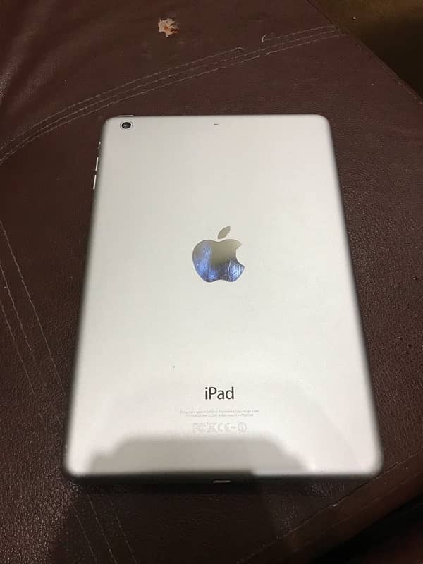 Apple iPad mini 2 (16gb) with keyboard 1