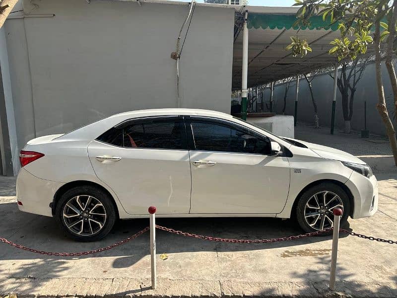 Toyota Corolla Altis 2015 model 5