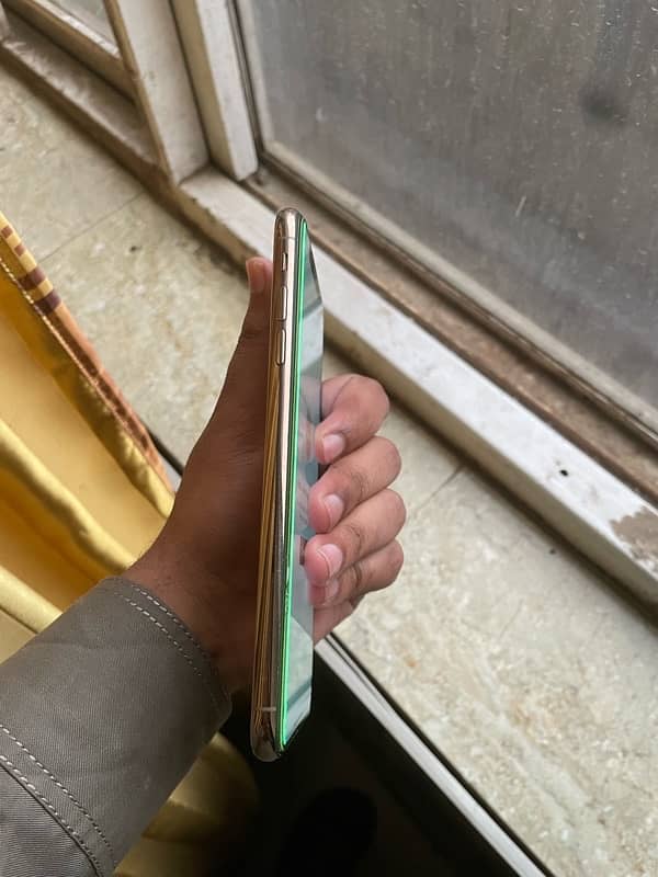 Iphone Xs Max 256 GB Official PTA approved 4