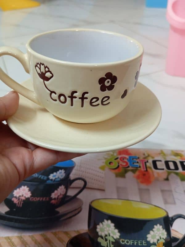 coffee cups and saucer 0