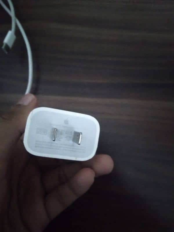 iphone 15 orignal cable and adoptar 2