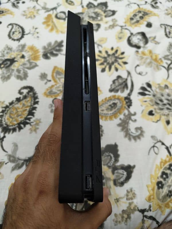 PS4 slim 2