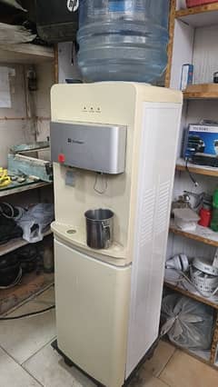 Dowlance good condition water dispenser for sale