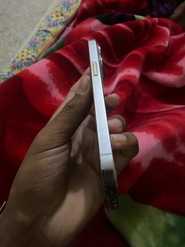 Iphone 13 pro Non Pta with packing 1