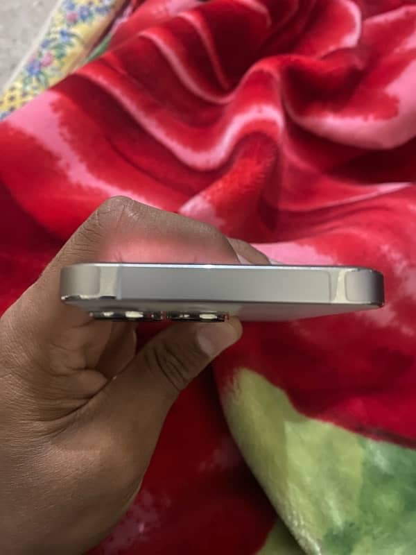 Iphone 13 pro Non Pta with packing 3