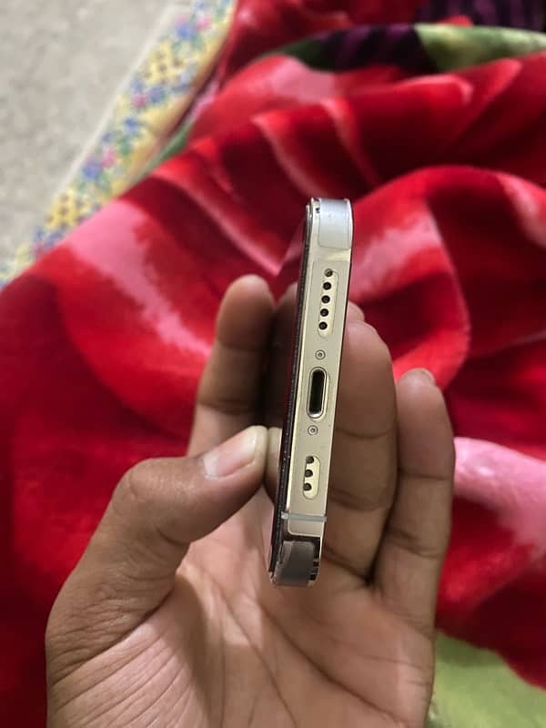 Iphone 13 pro Non Pta with packing 4