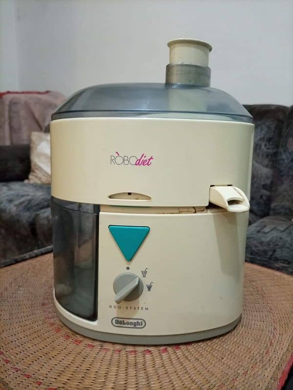 Juicer machine available for sale 0