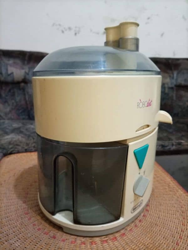 Juicer machine available for sale 1