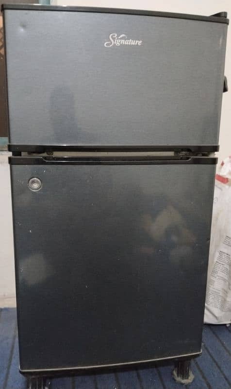 Signature WB54 Double Door Refrigerator 1