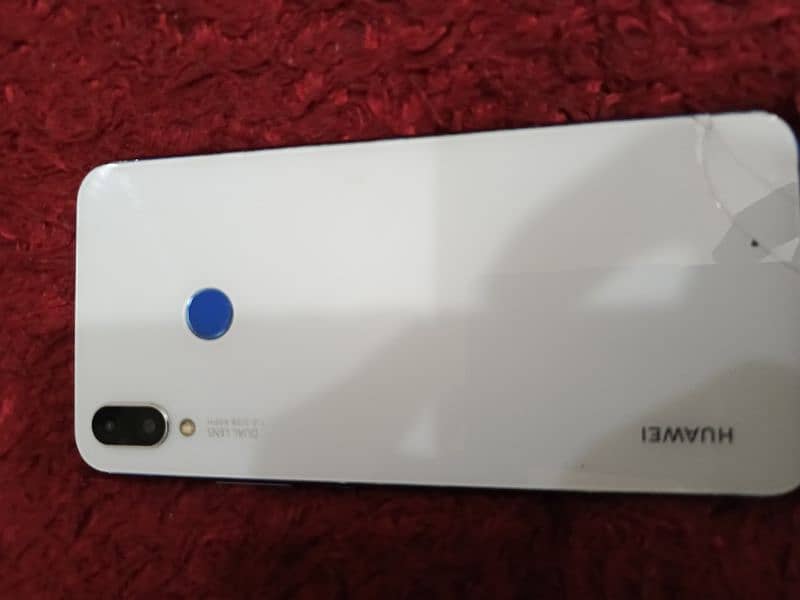 Huawei Nova 3i 0