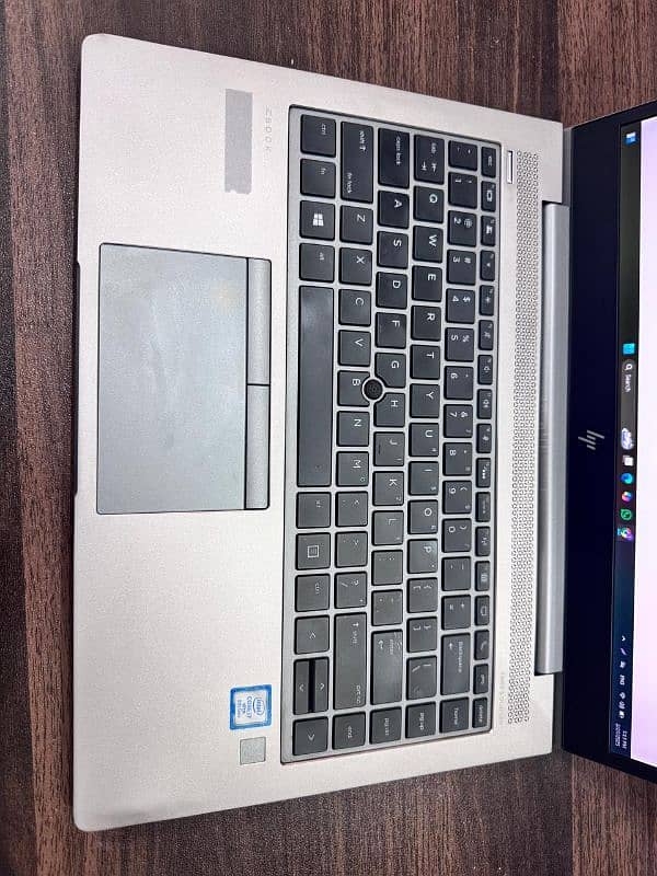 HP EliteBook (zbook) 840 G6 1